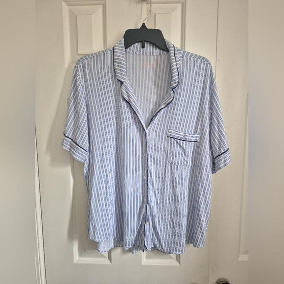 Victoria's Secret Other - Super Soft Striped Lounge Top